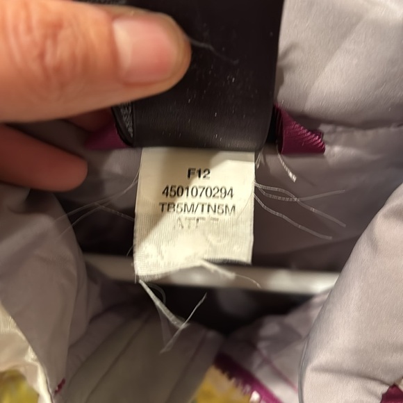 The North Face painted colorful girls size XL 18 puffer jacket - Picture 7 of 11